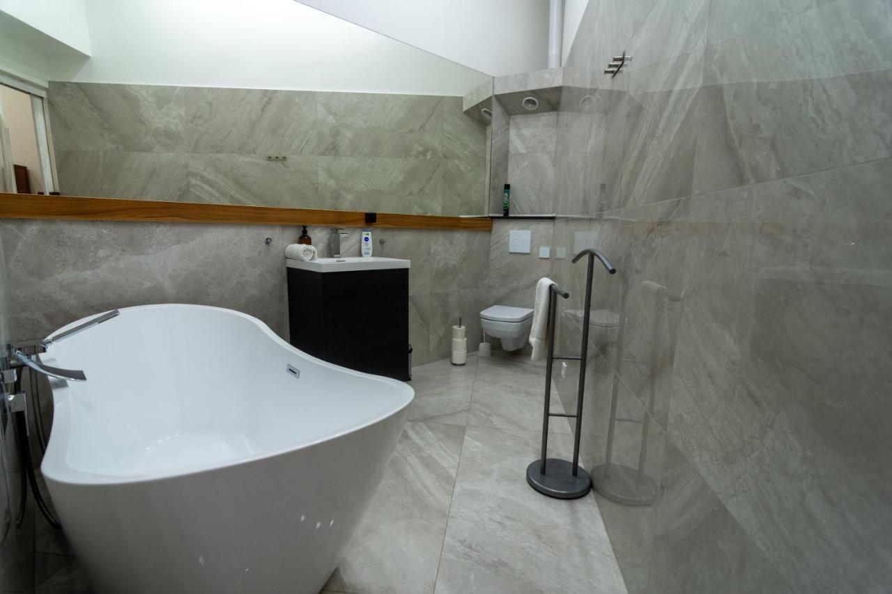Tower Szeged Belvarosi Exkluziv Panoramas Apartman - Free Parking Exterior photo